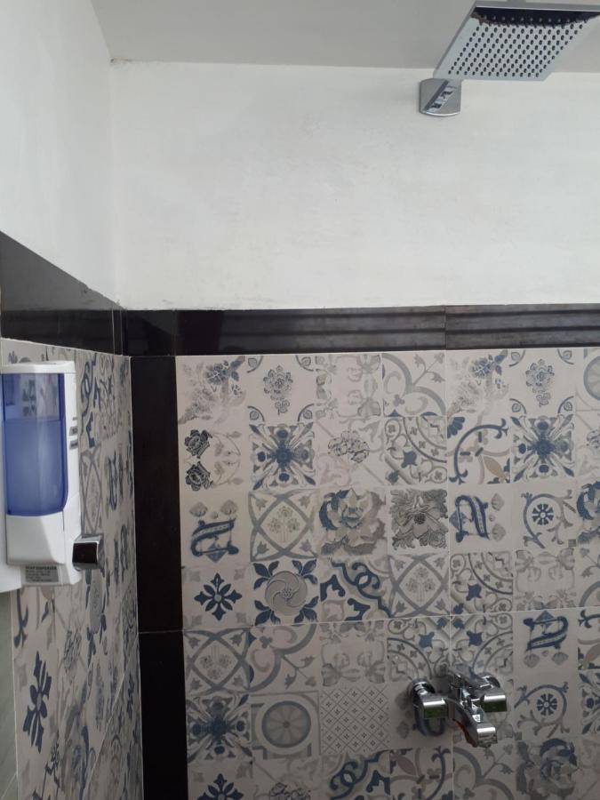 Coco Bale Hotel Gili Meno Buitenkant foto